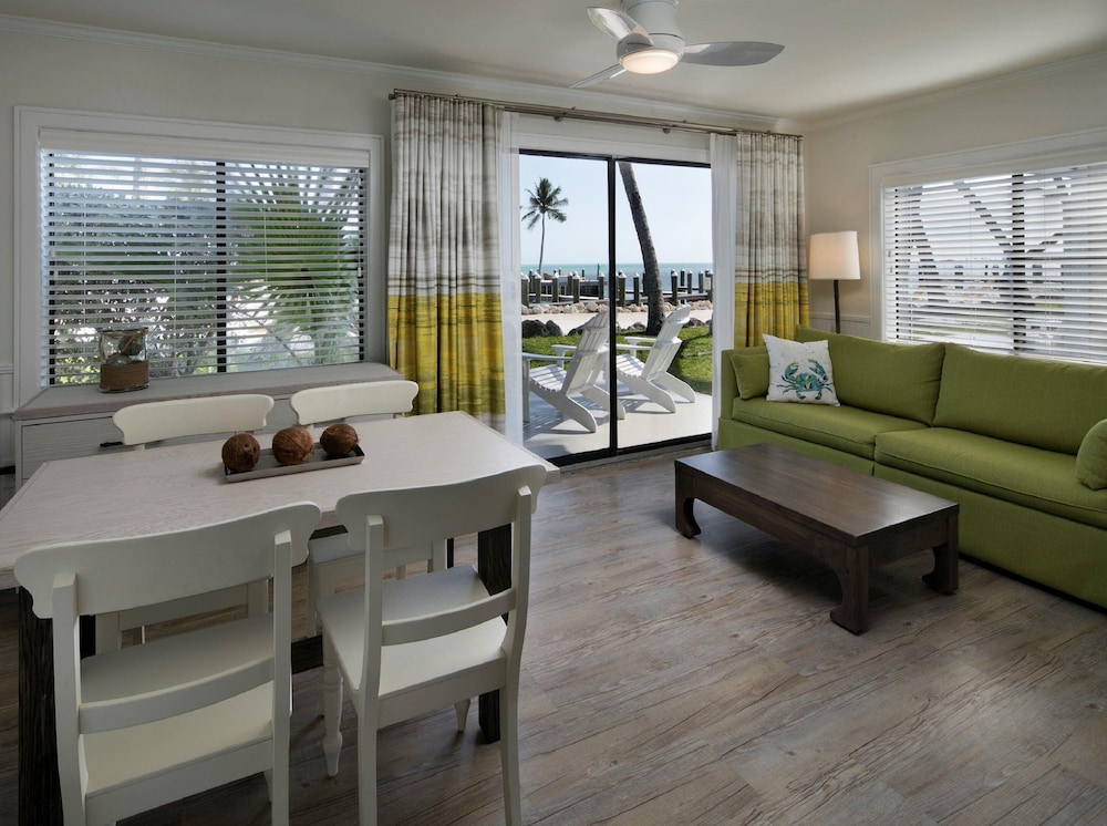 Suite, 1 King Bed with Sofa bed, Ocean View - Photo 2