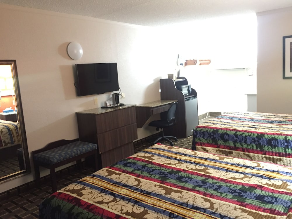 Standard Room, 2 Queen Beds, Non Smoking