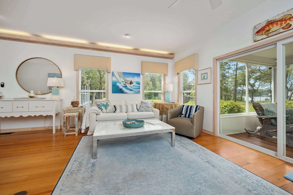 House, Multiple Beds, Patio (The Boat House) photo 3