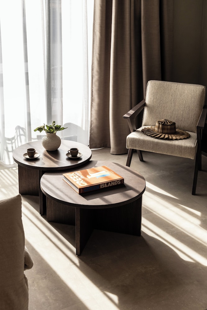 Lithos 2 Bedroom Suite | Partial Sea View photo 2
