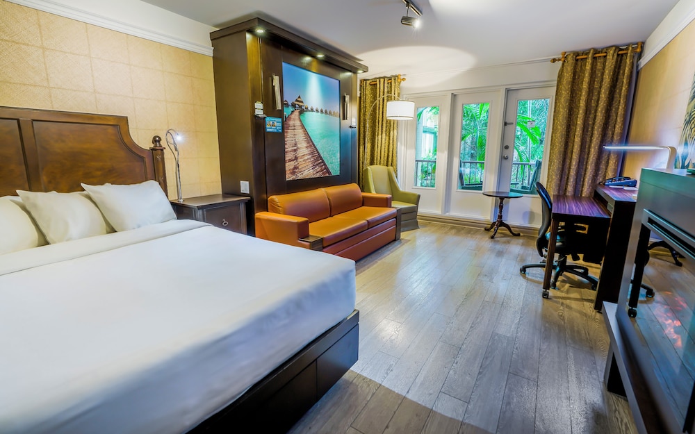 Superior Room, 1 Queen Bed, 1 Queen Murphy Bed, Garden View photo 1