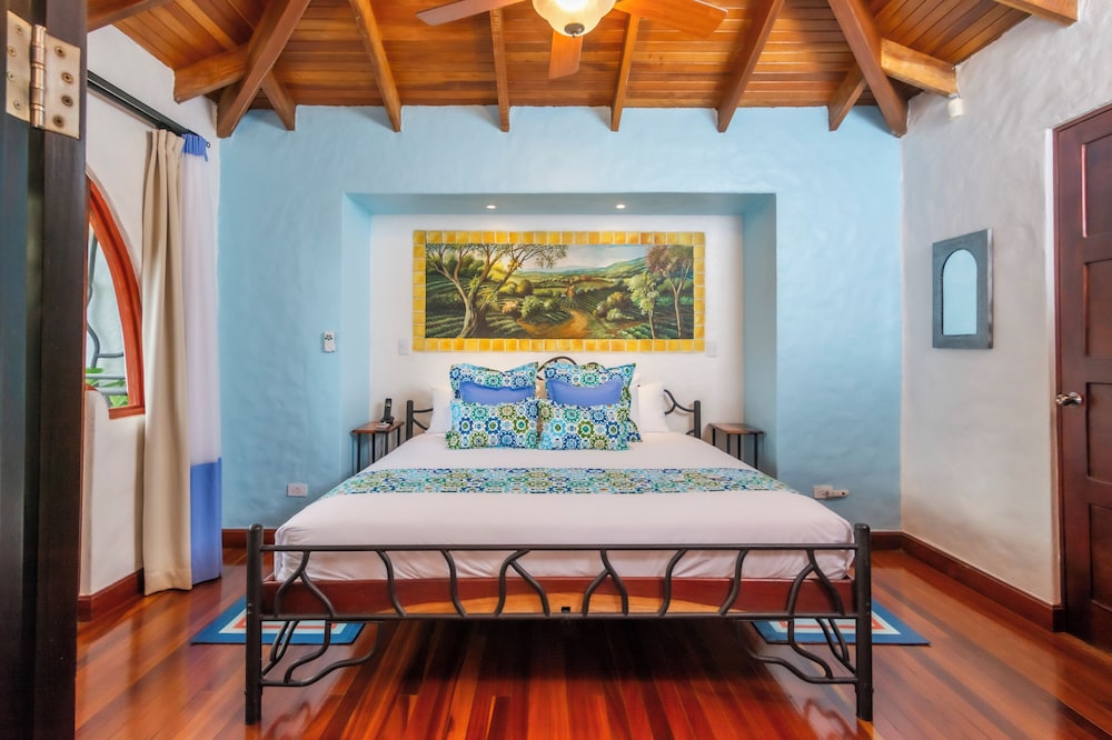 Villa Laguna