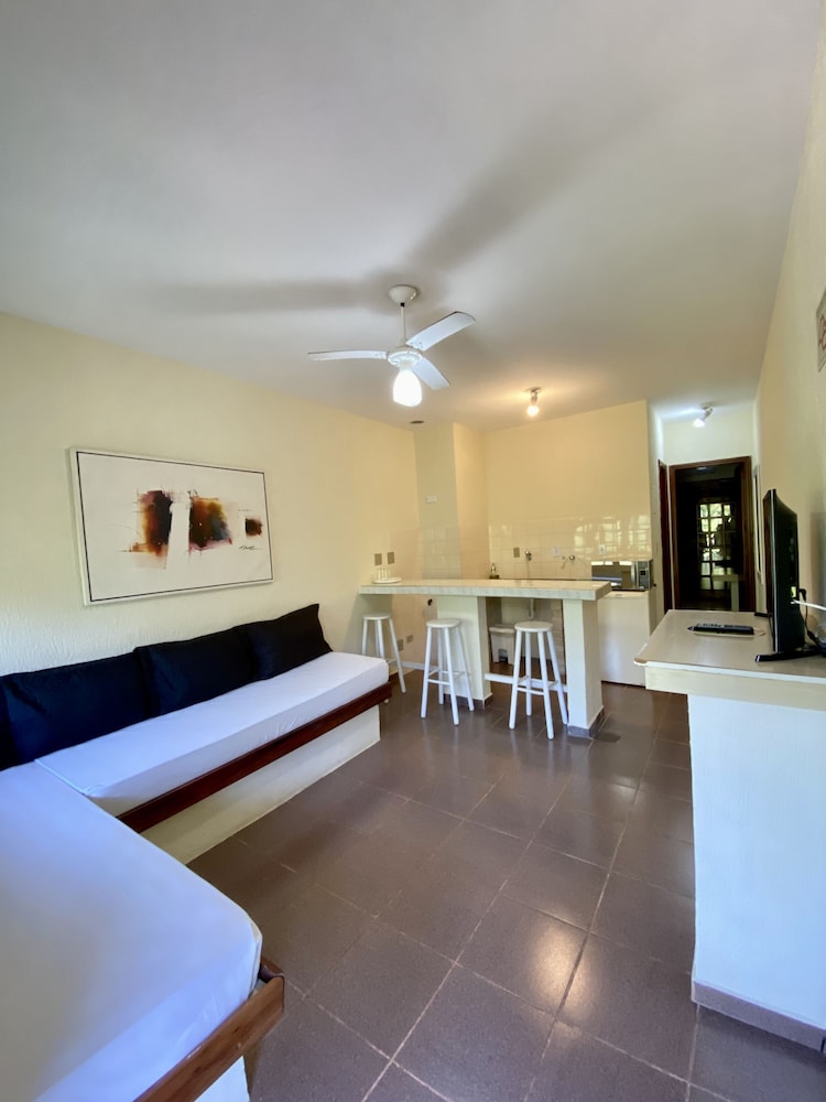 Room (Flat) photo 1