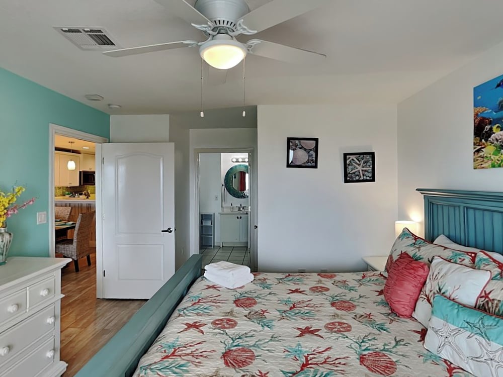 Condo, Multiple Beds, Balcony, Beach View (Gulf'N My Life Away - No Pets Allowed) photo 1