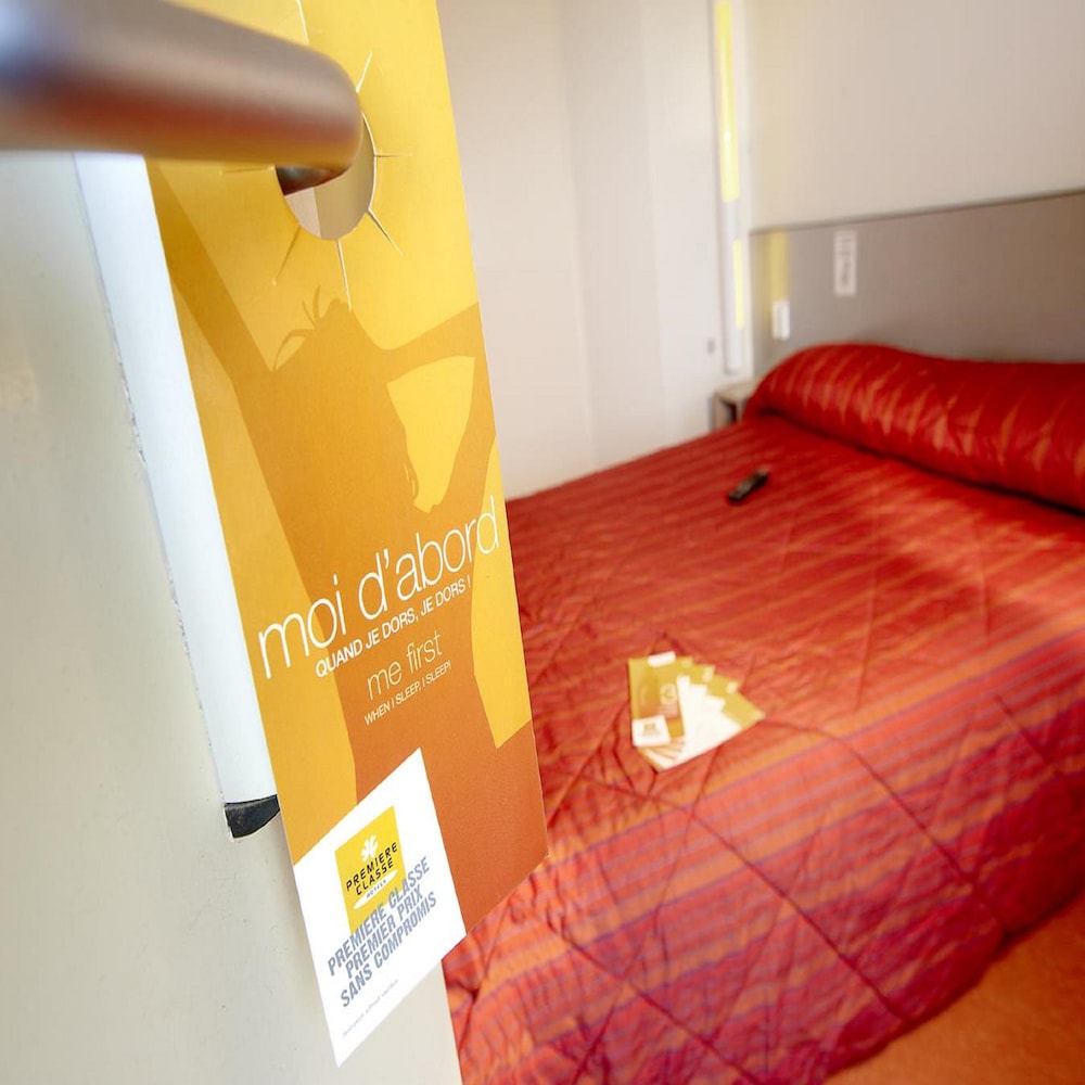 Standard Room, 2 Twin Beds - Photo 1