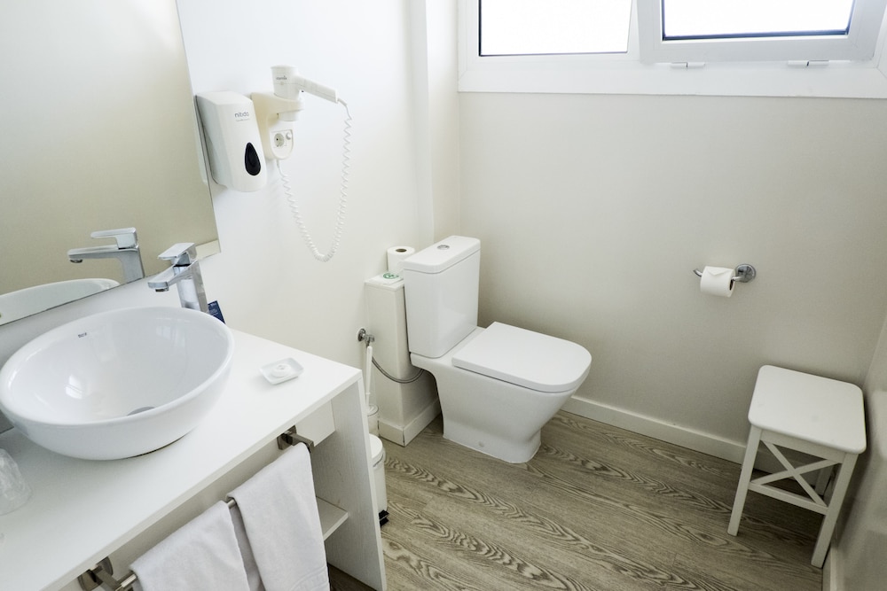 Standard Double or Twin Room, Balcony - Photo 10