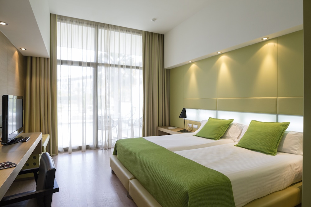 Deluxe Double or Twin Room - Photo 2