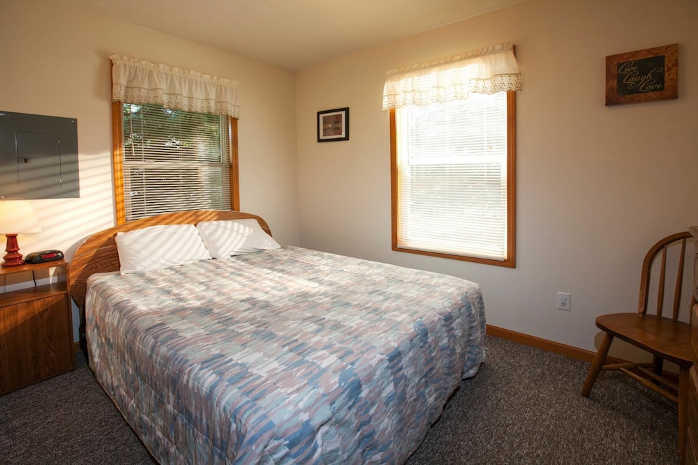 Cottage, 2 Bedrooms (#20) photo 2