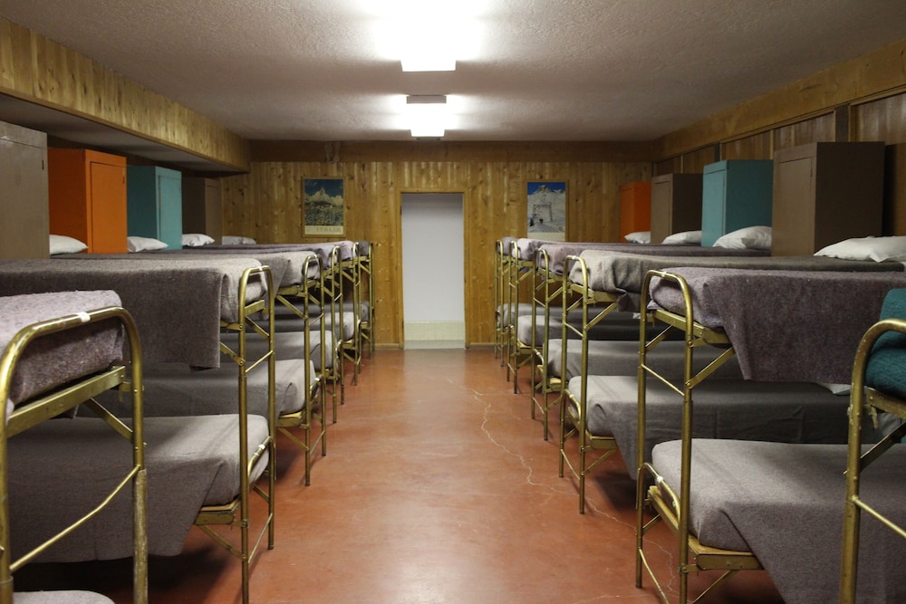 Shared Dormitory, Men Only, 1 Twin Bed in Bunk - NO Parking and NO Breakfast photo 1