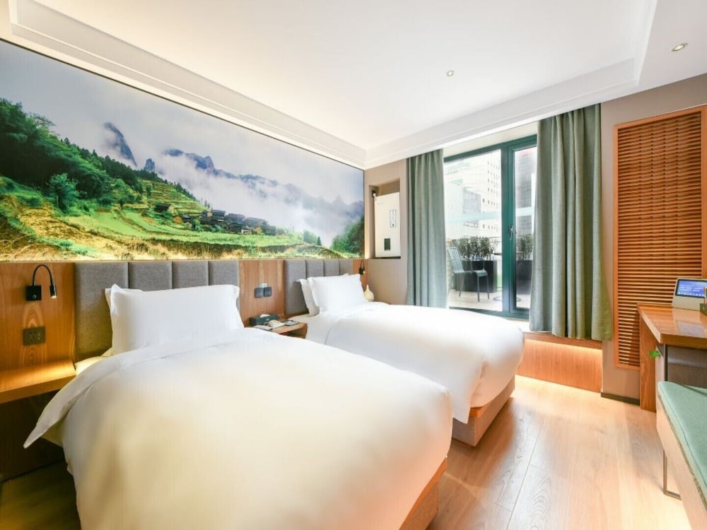 Signature Twin Room, City View
