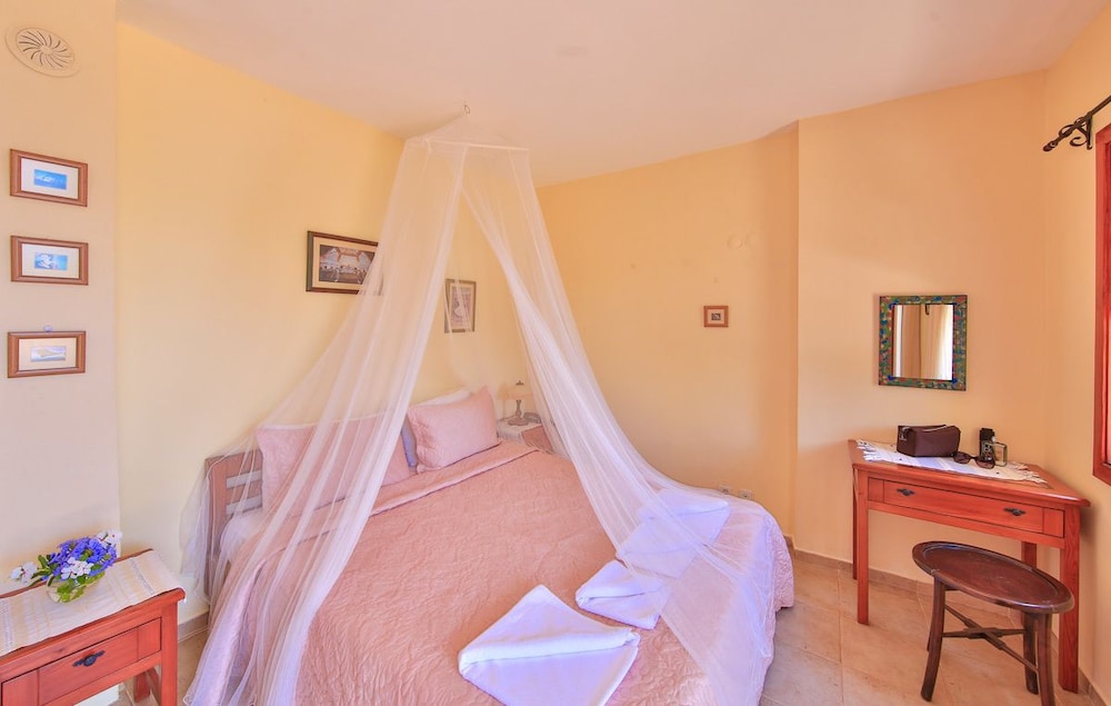 Junior Suite, 1 Bedroom, Garden View photo 2