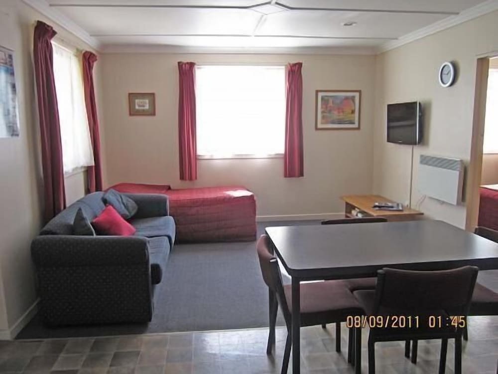 Standard Suite, 2 Bedrooms, Non Smoking, Kitchen (apartment) photo 3