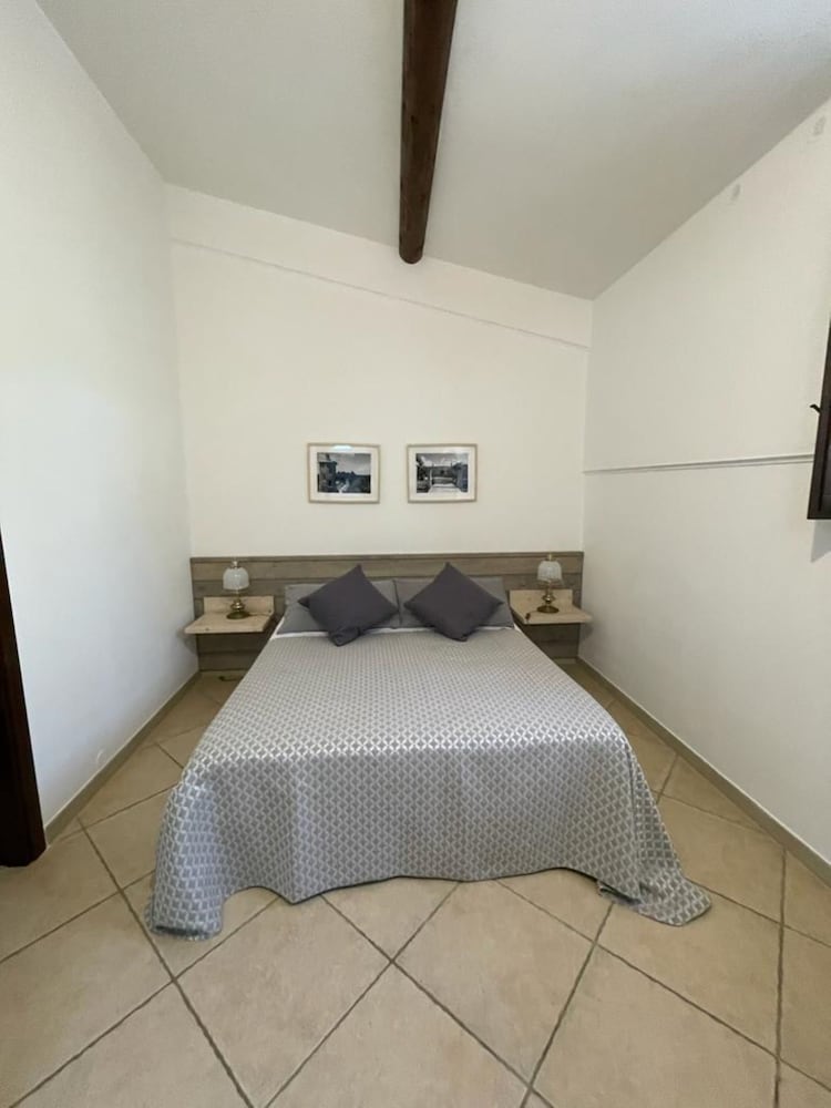 Family Room, Pool Access, Courtyard View photo 2