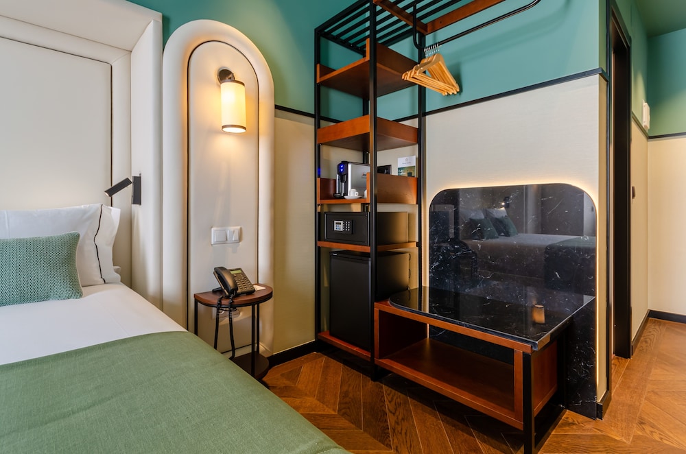 Superior Room - Photo 9