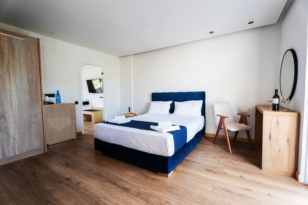 Room, Multiple Beds