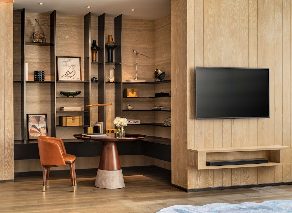 King Presidential Suite photo 2