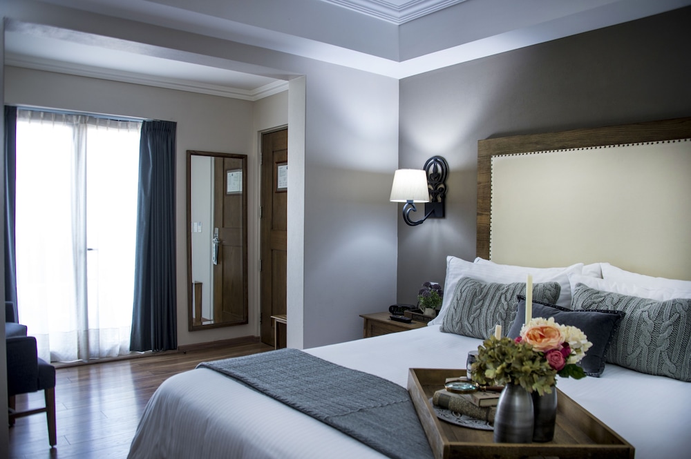 Premier Room, 1 King Bed, City View