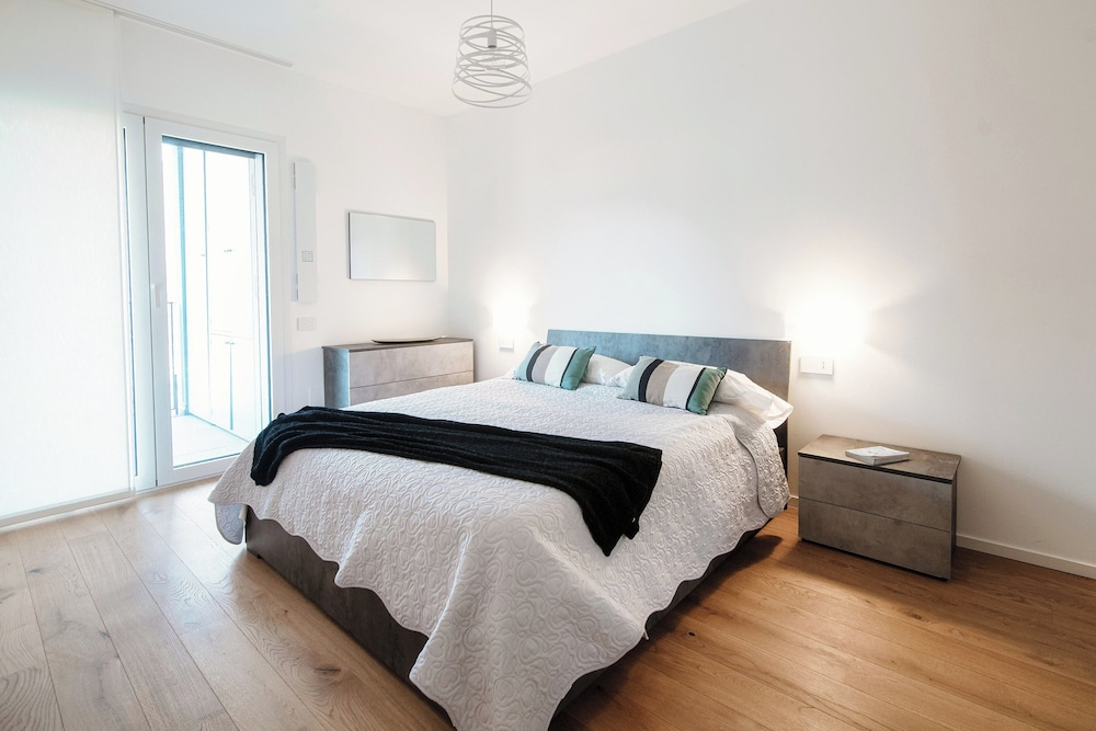 Luxury Apartment, City View