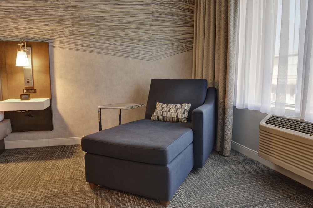 Room, 1 King Bed, Non Smoking (High Floor)