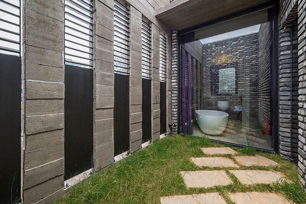 Premium Garden Room - Bath Bomb Package photo 3