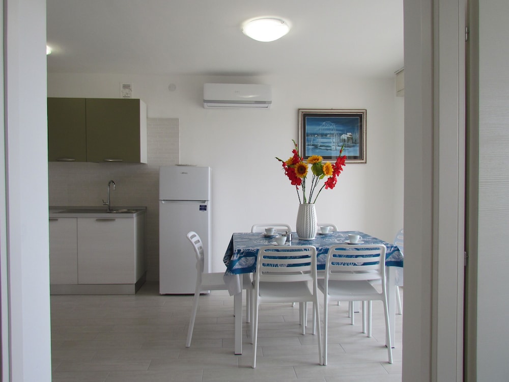 Apartment, 2 Bedrooms, Balcony, Ocean View photo 3
