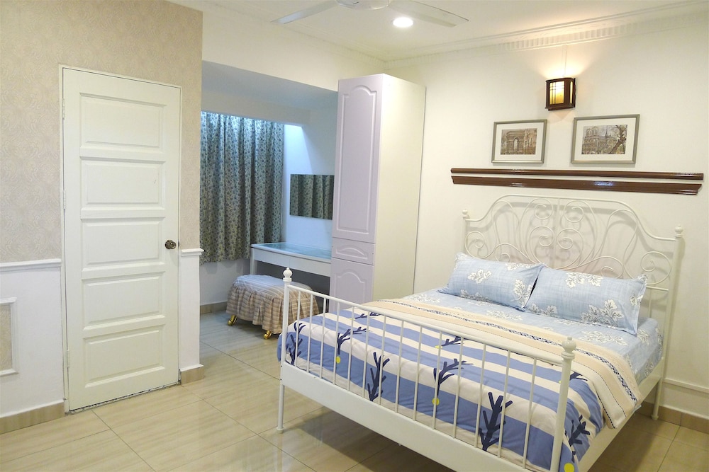 House, 5 Bedrooms photo 1
