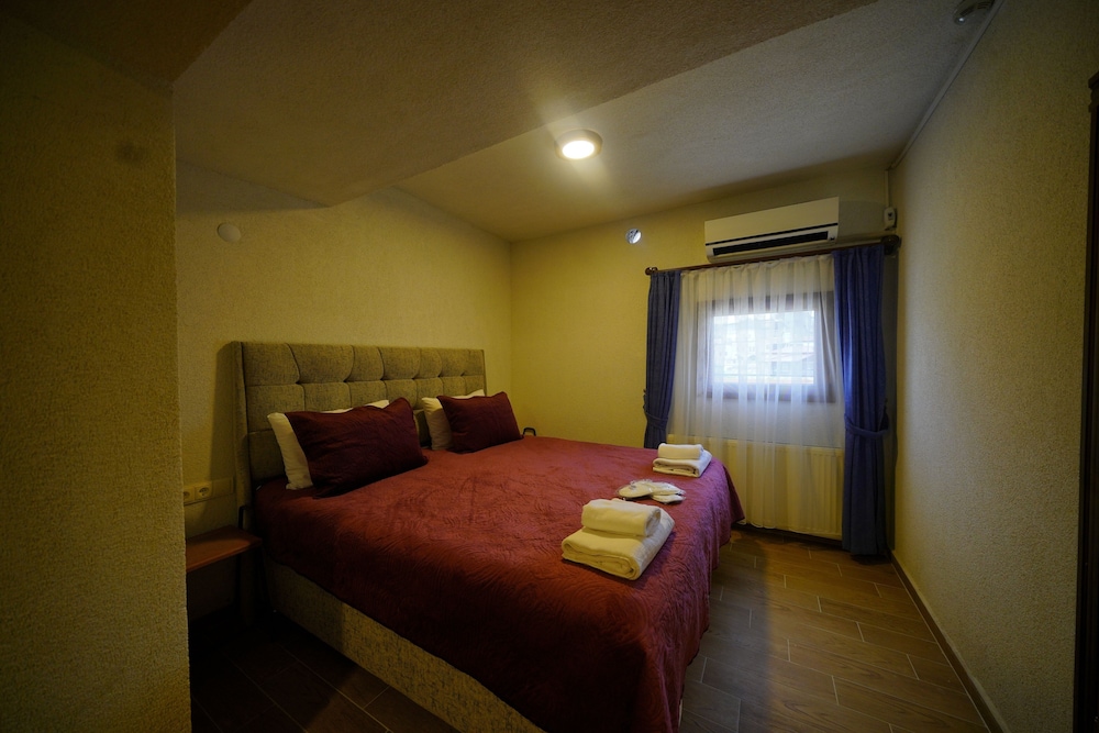 Standard Double Room - Photo 10