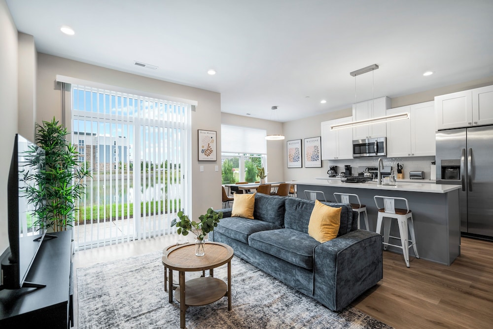 Family Apartment, Pets Allowed, Lake View