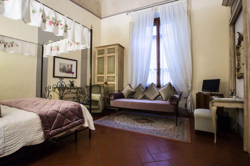 Deluxe Triple Room photo 3
