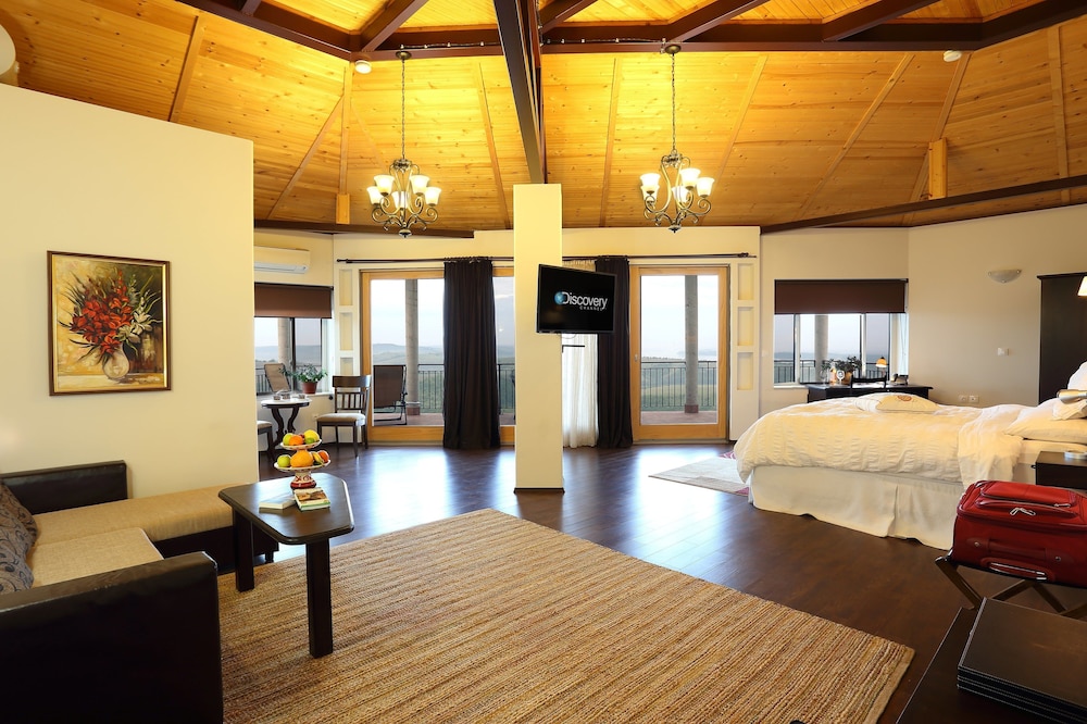 Corner Suite, Balcony photo 1
