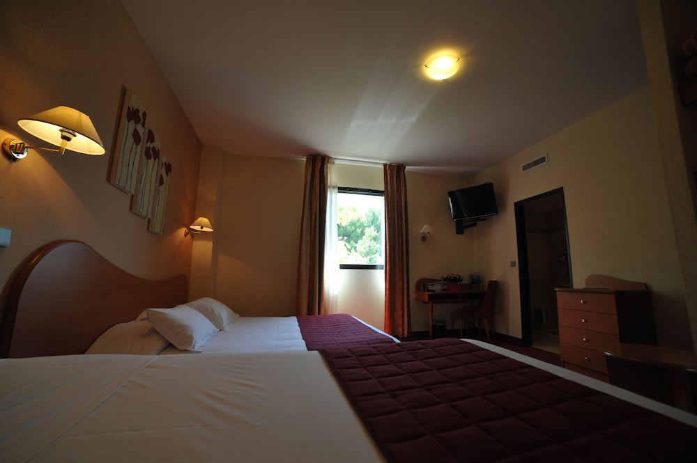 Quadruple Room - Photo 2