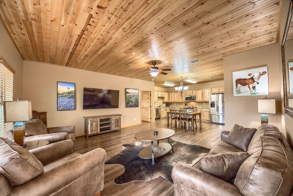 Condo, 2 Bedrooms