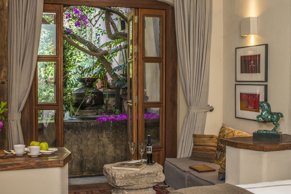 Deluxe Suite - Photo 5