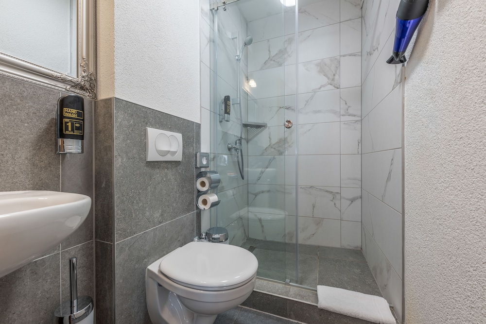 Room Standard with pool view for 2