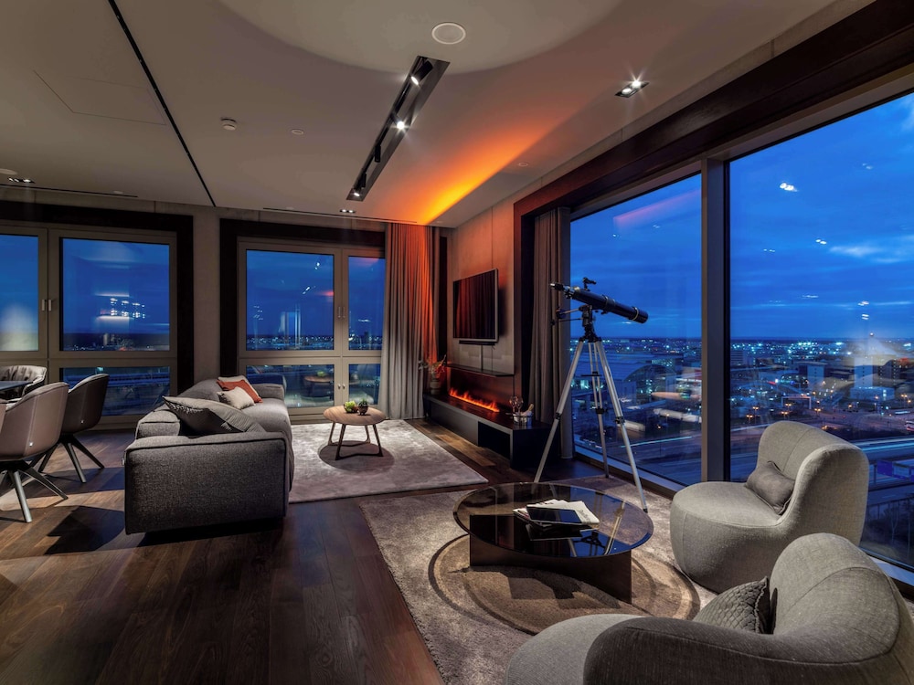 SkyLoft Suite