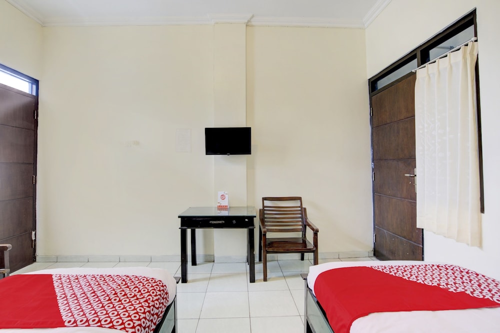 Standard Twin Room - Photo 8