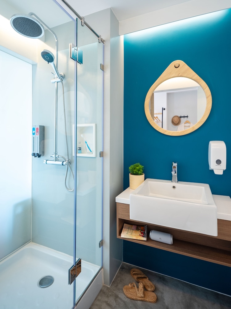 Deluxe Twin Room, 2 Twin Beds, Ocean View (or Double Room with Ocean View) - Photo 7