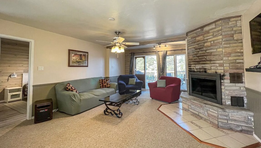 Traditional Cottage, 2 Bedrooms photo 3