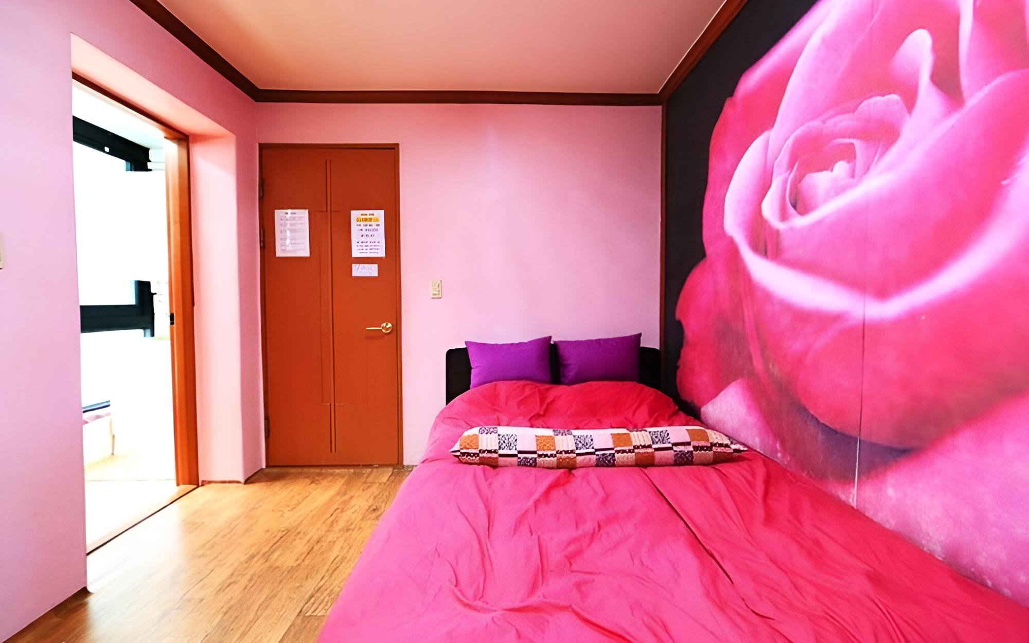 Room (303#)