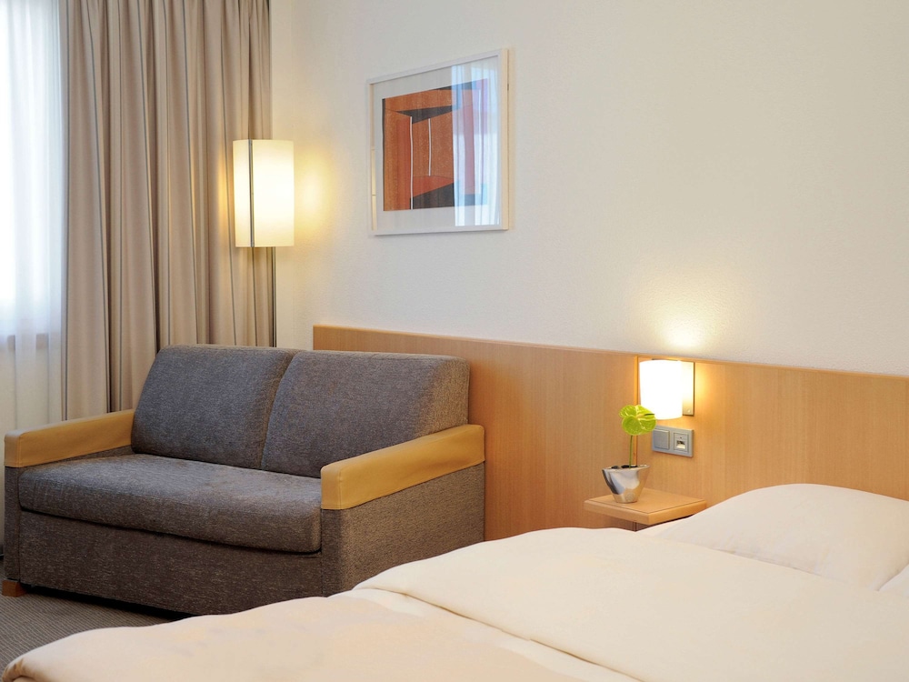 Standard Room, 1 Queen Bed with Sofa bed - Photo 1