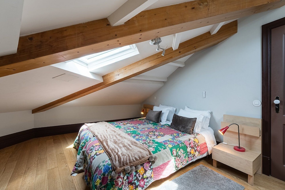 Apartment (Apartment - Attic)