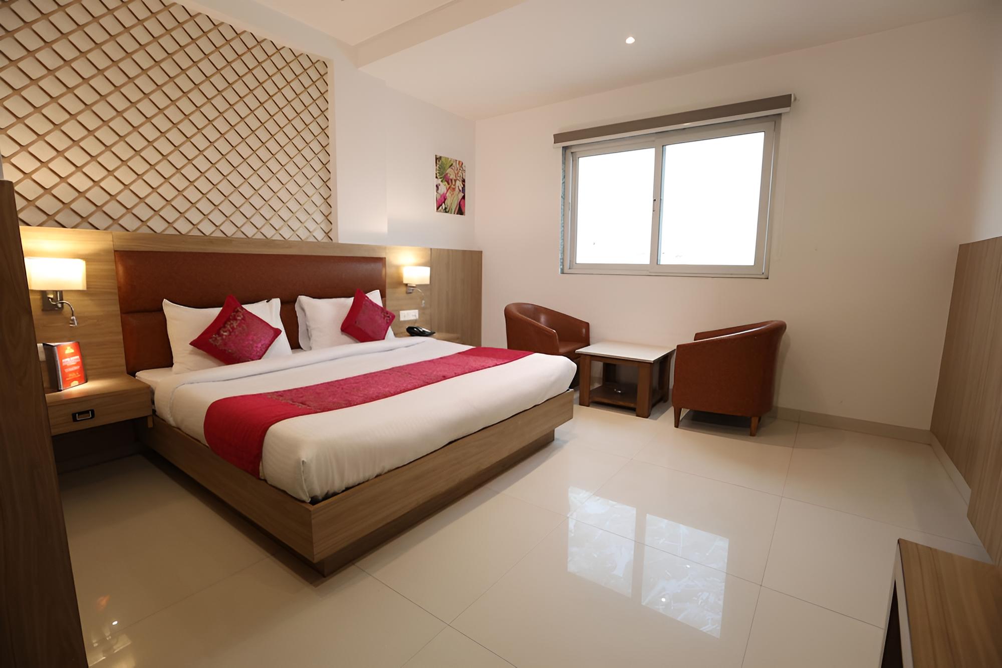 Executive Room - Photo 5