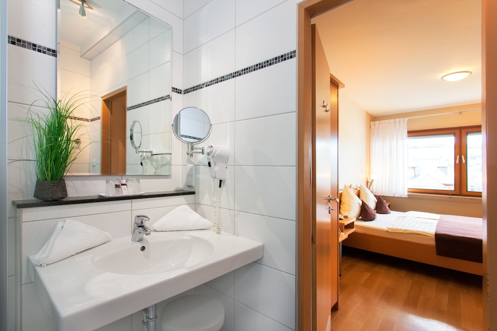 Comfort Double Room, 1 King Bed, Non Smoking, City View photo 3