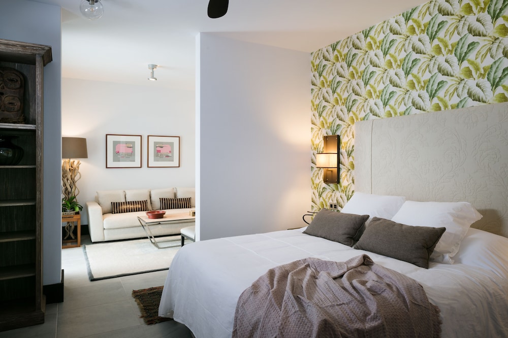 Suite 1