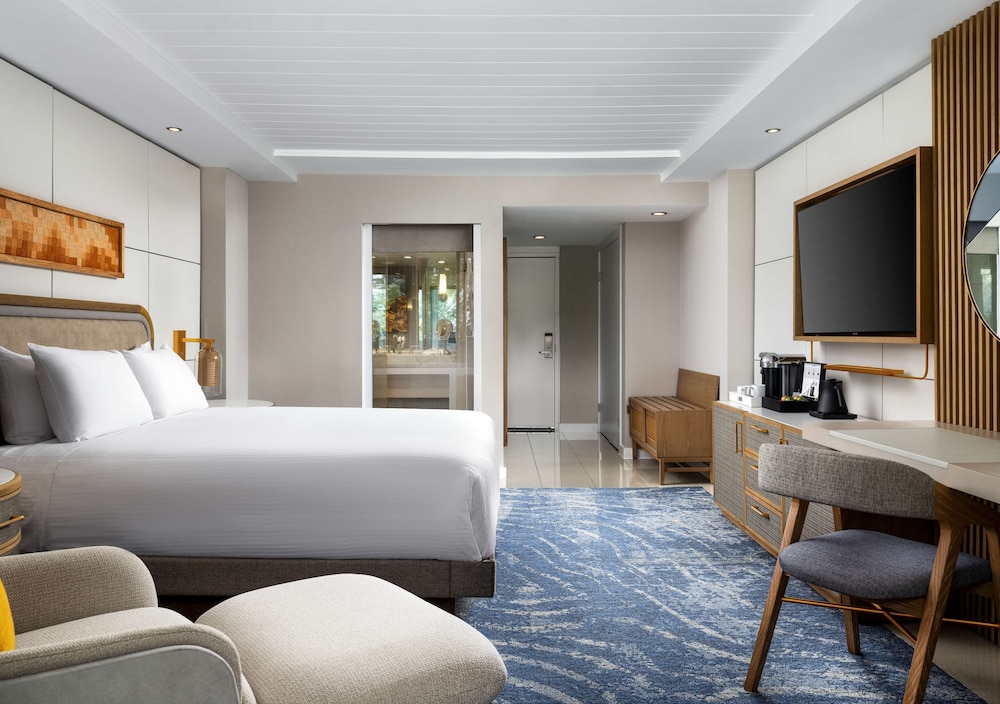 Room, 1 King Bed, Accessible, Ocean View (Hearing Impaired) - Photo 3