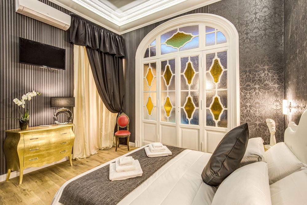 Grand Suite, 1 Queen Bed photo 3