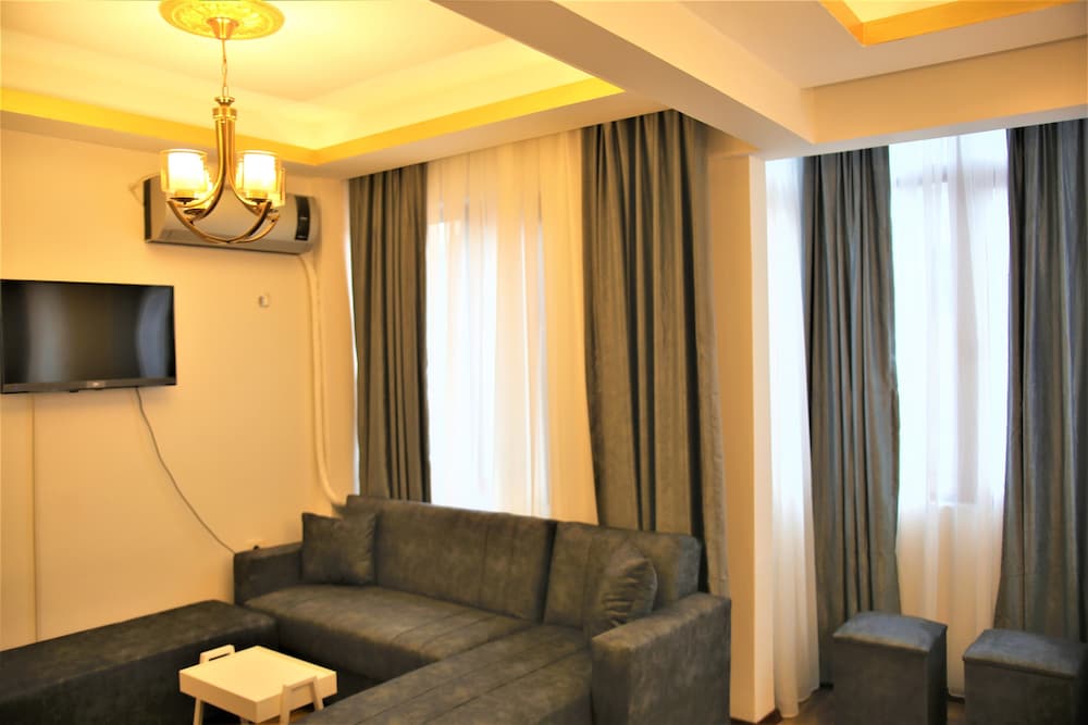 Club Family Room photo 1
