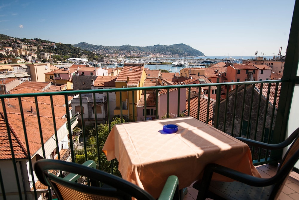 Standard Triple Room, Sea View photo 1