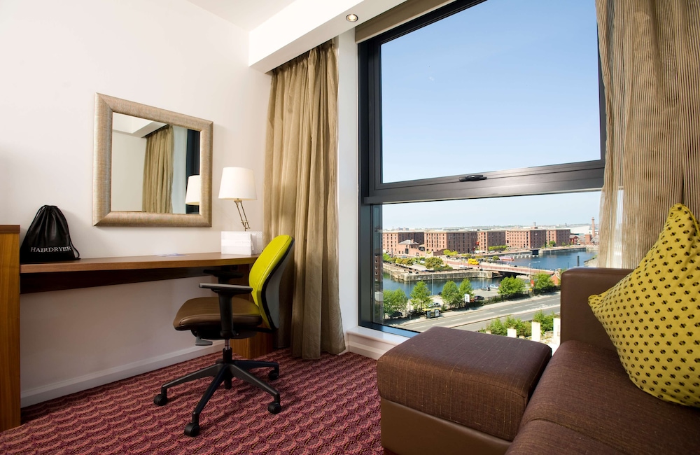 Superior Room, 1 Queen Bed with Sofa bed (Albert Dock View) - Photo 2