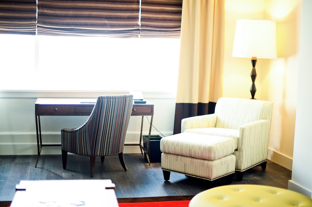 Executive Suite, City View photo 2